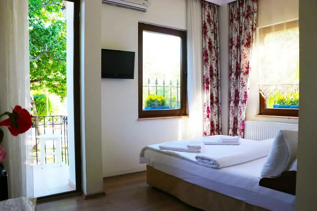 Cunda Nesos Pansiyon Hotel Ayvalik Guest house